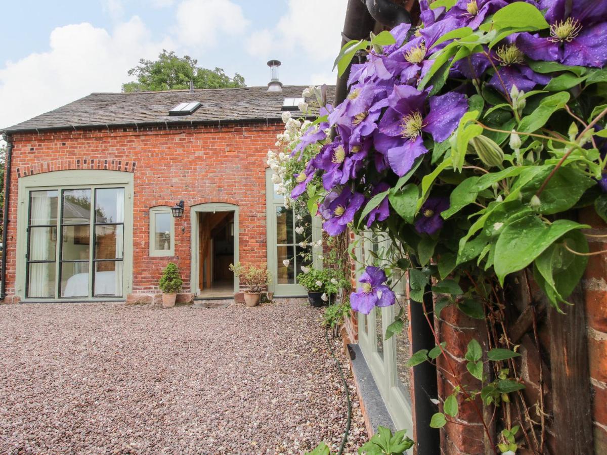 Old Coach House Villa Shrawardine Exterior photo